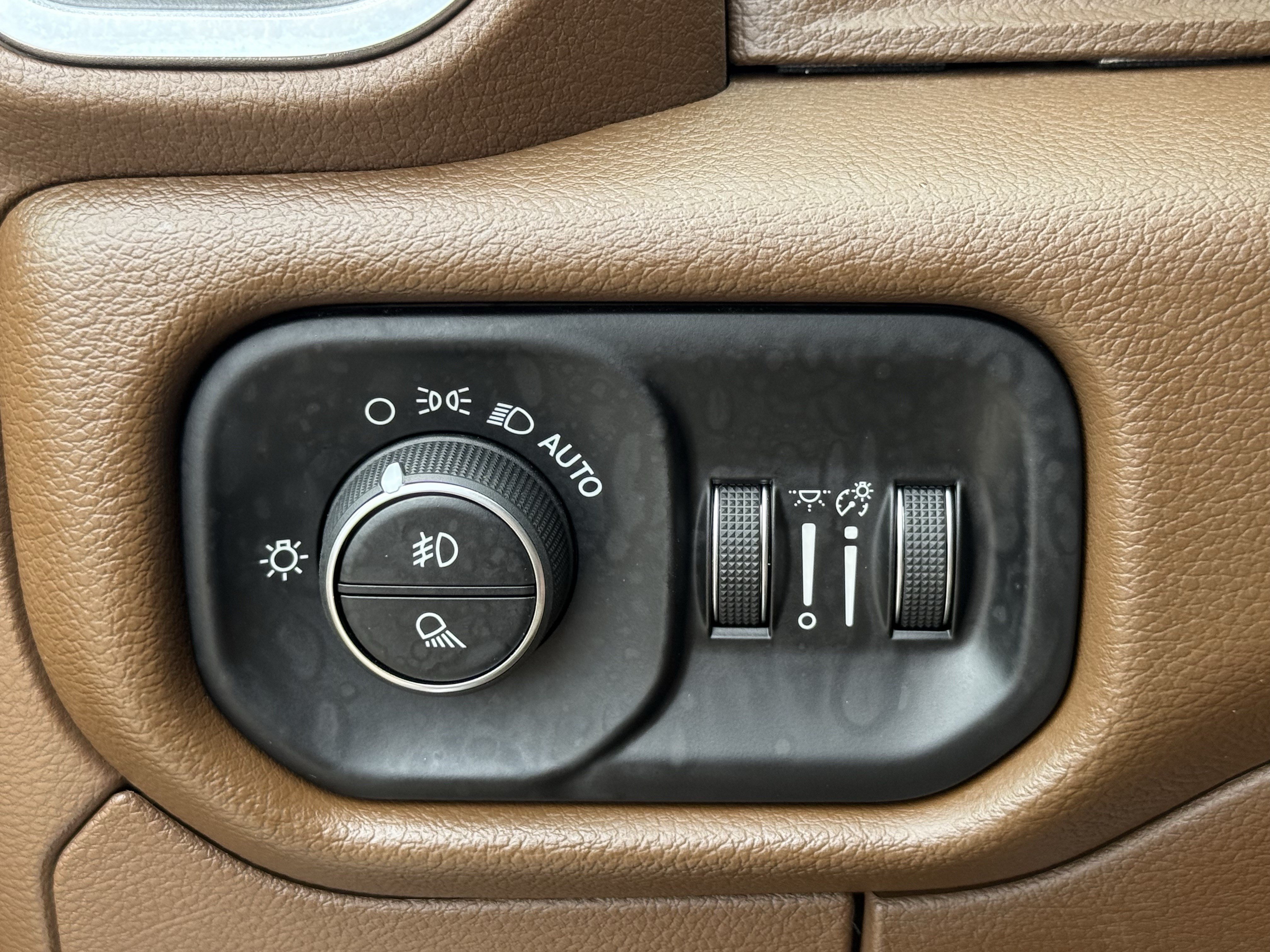 Used 2022 RAM 1500 Laramie w/ Laramie Southwest Edition AWD/4WD image 23