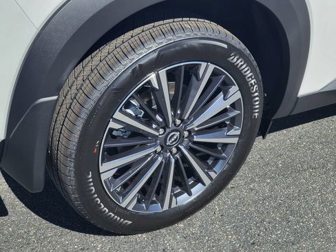 New 2026 Nissan Pathfinder Platinum w/ Cargo Package FWD image 3