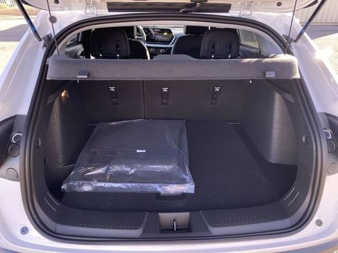 New 2026 Chevrolet Trax LT FWD image 33