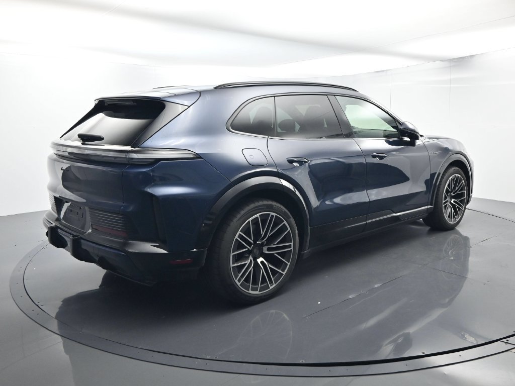 Certified 2026 Porsche Cayenne Turbo AWD/4WD image 15