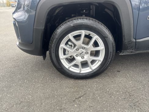 Certified 2023 Jeep Renegade Latitude image 13