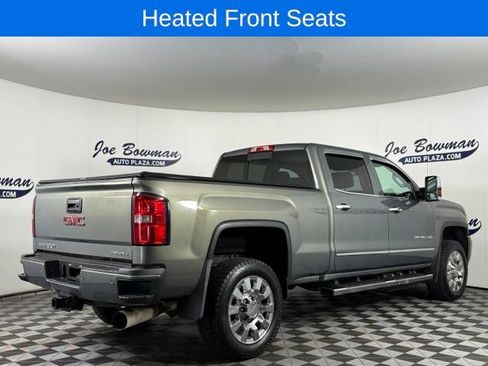 Used 2018 GMC Sierra 2500 Denali w/ Duramax Plus Package AWD/4WD image 9