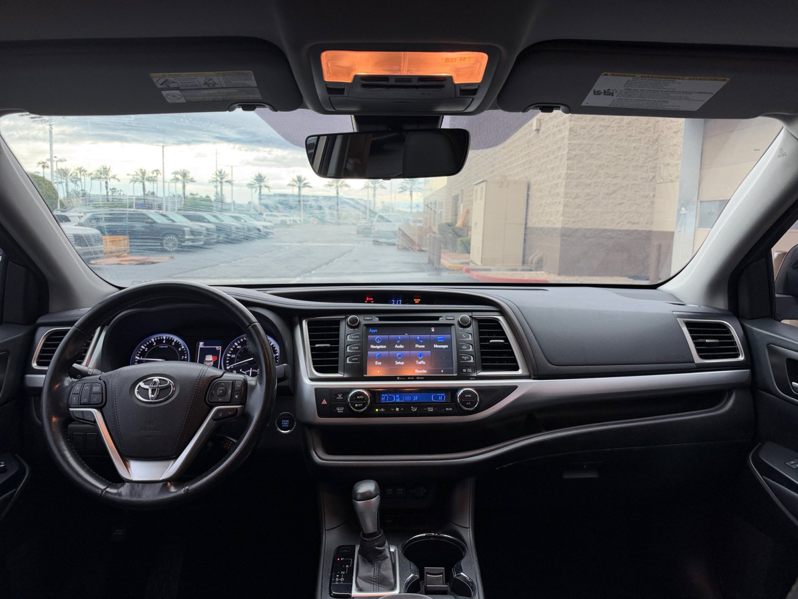 Used 2018 Toyota Highlander XLE w/ Carpet Mat Package (TMS) FWD image 20
