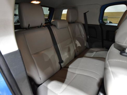 Used 2012 Toyota FJ Cruiser 4WD w/ Convenience Pkg image 40