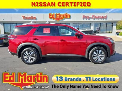Certified 2025 Nissan Pathfinder SL w/ Black Appearance Package