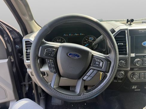 Used 2016 Ford F150 XLT w/ Equipment Group 302A Luxury AWD/4WD image 11