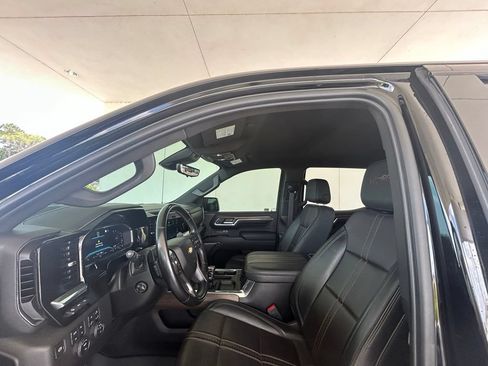 Used 2023 Chevrolet Silverado 1500 High Country w/ Technology Package AWD/4WD image 14