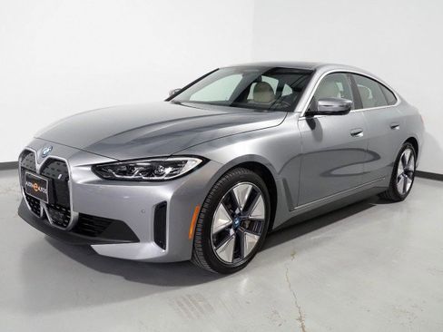 Used 2023 BMW i4 eDrive35 image 10