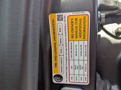 Used 2022 Aston Martin DBX image 14