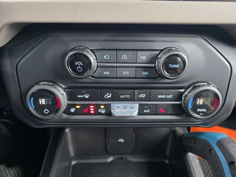Used 2023 Ford Bronco Wildtrak AWD/4WD image 55