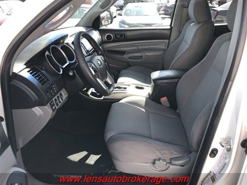 Used 2015 Toyota Tacoma 4x4 Double Cab w/ TRD Off-Road Package image 11