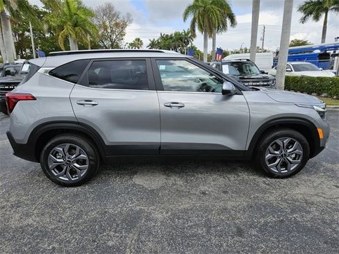 Used 2024 Kia Seltos S image 11