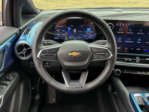 Used 2024 Chevrolet Equinox EV LT FWD image 17