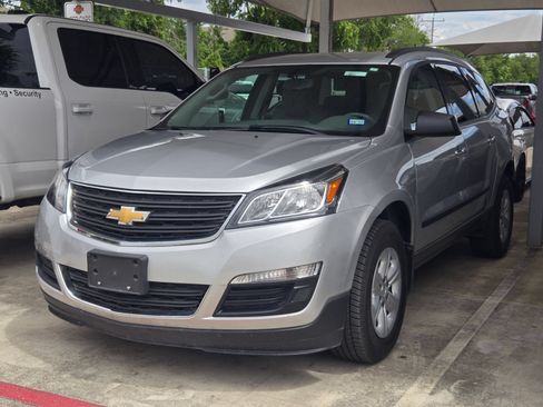 Certified 2017 Chevrolet Traverse LS FWD image 3