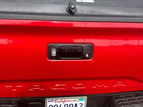 Used 2016 Toyota Tacoma SR RWD image 30