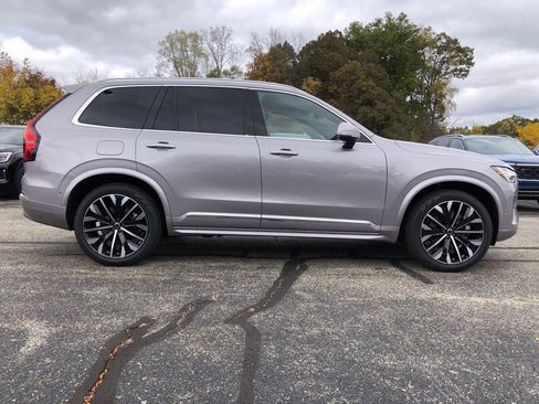 New 2026 Volvo XC90 B5 Plus image 8