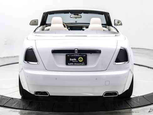 Used 2017 Rolls-Royce Dawn RWD image 16