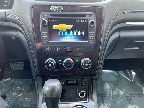 Used 2016 Chevrolet Traverse LT w/ Style and Technology Package AWD/4WD image 19