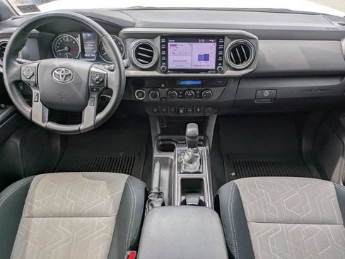 Used 2023 Toyota Tacoma TRD Off-Road w/ Technology Package AWD/4WD image 16