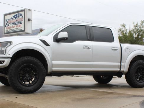 Used 2019 Ford F150 Raptor w/ Equipment Group 802A Luxury image 3