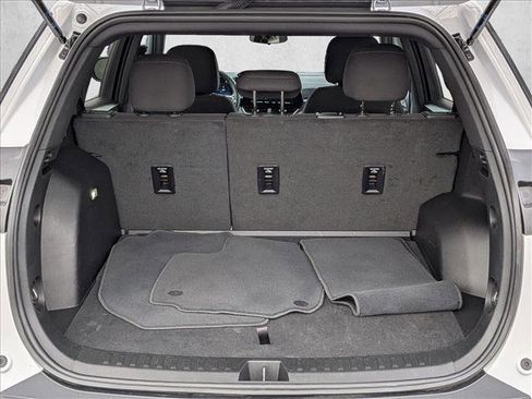 Used 2025 Chevrolet Equinox LT image 6