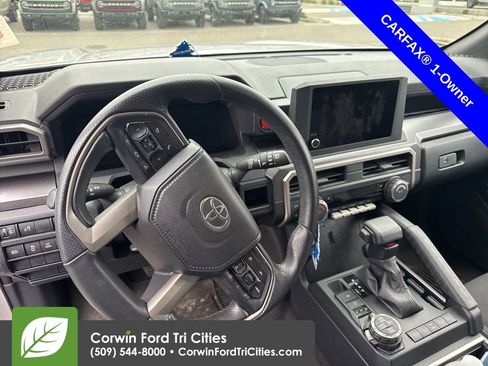 Used 2025 Toyota 4Runner TRD Off-Road image 11