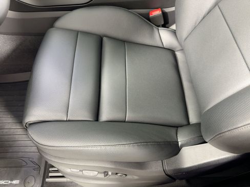 Used 2026 Porsche Cayenne E-Hybrid image 13