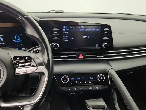 Used 2021 Hyundai Elantra SEL w/ Convenience + Premium Package FWD image 17