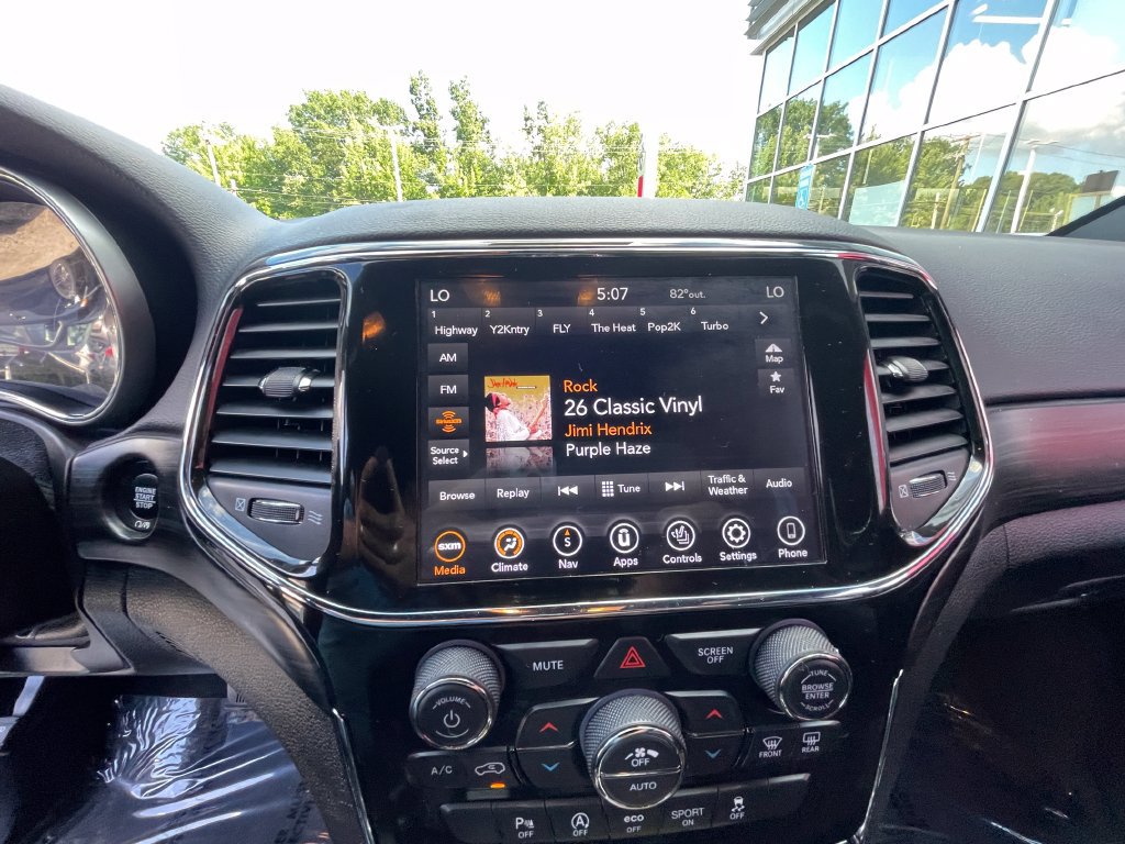 Used 2022 Jeep Grand Cherokee Laredo X AWD/4WD image 14