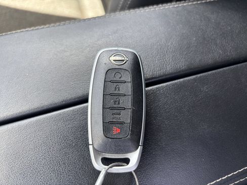 Used 2025 Nissan Rogue SV FWD image 27