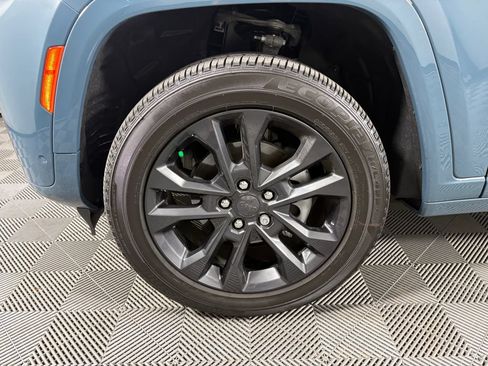 Used 2026 Jeep Grand Cherokee Limited AWD/4WD image 11