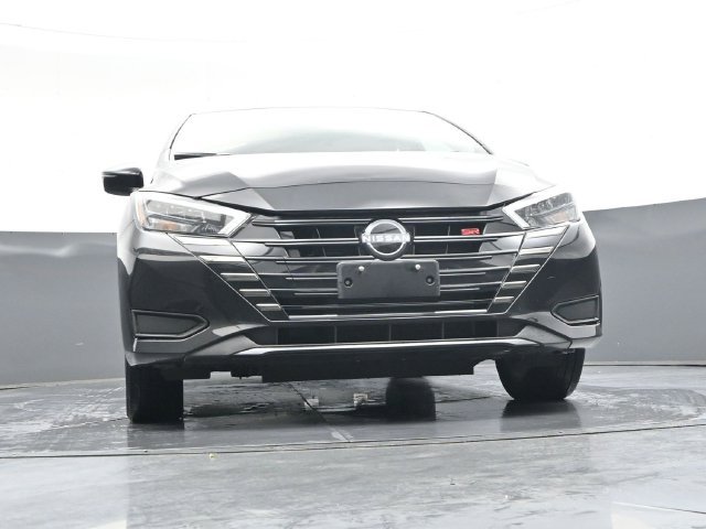 Used 2024 Nissan Versa SR FWD image 38