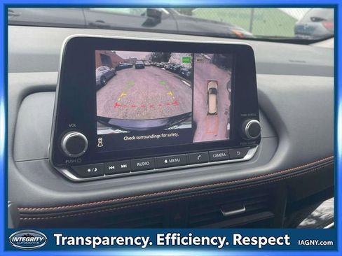 Certified 2025 Nissan Rogue SV image 29