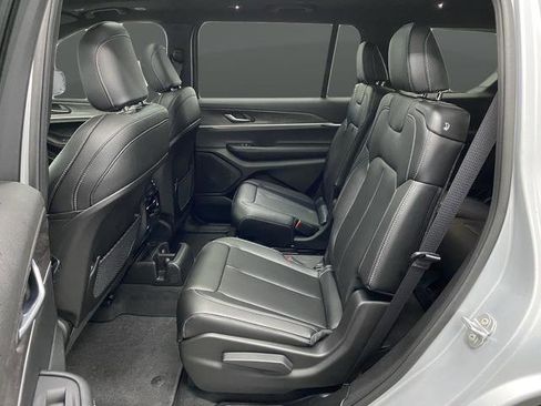 New 2025 Jeep Grand Cherokee L Limited w/ Trailer Tow Package image 32