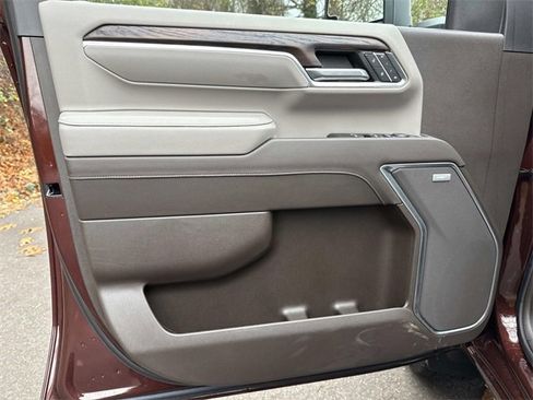 Certified 2024 GMC Sierra 2500 SLT w/ SLT Premium Package image 8