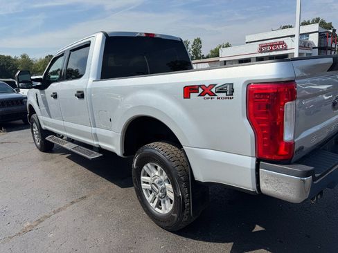 Used 2017 Ford F250 XLT w/ FX4 Off-Road Package AWD/4WD image 10