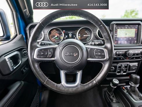 Used 2022 Jeep Wrangler Unlimited Sahara w/ Cold Weather Group AWD/4WD image 19