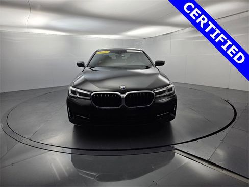 Certified 2022 BMW 530i w/ Convenience Package image 4