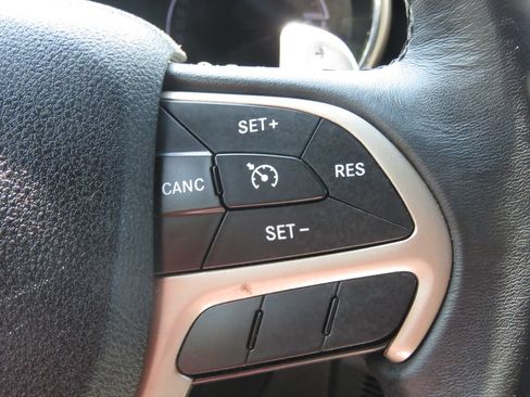 Used 2015 Jeep Grand Cherokee Laredo w/ Quick Order Package 23E AWD/4WD image 21