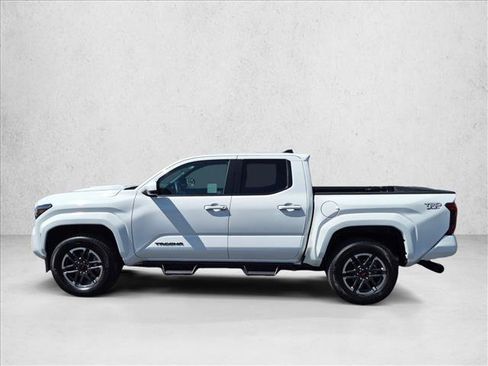 Certified 2025 Toyota Tacoma TRD Sport AWD/4WD image 9
