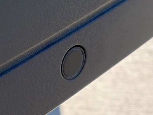 Used 2023 Volkswagen ID.4 Pro S image 8