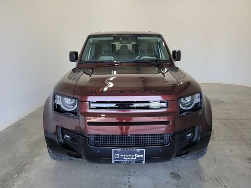 Used 2024 Land Rover Defender 130 X-Dynamic SE AWD/4WD image 2