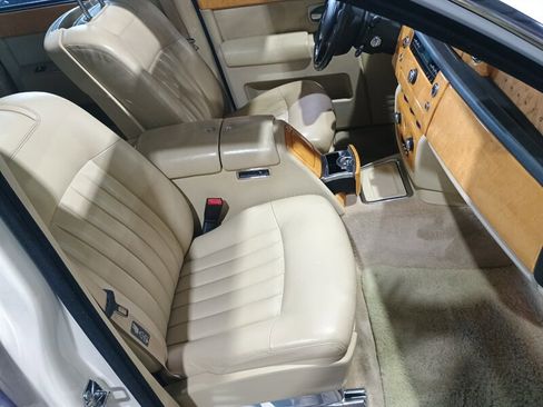 Used 2006 Rolls-Royce Phantom Sedan RWD image 35