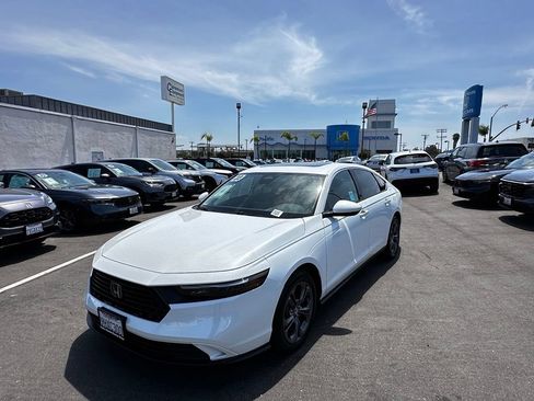 Used 2023 Honda Accord EX image 2