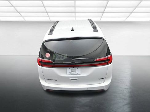 New 2026 Chrysler Pacifica Select w/ S Appearance Package image 15