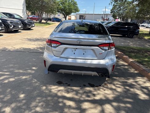 Used 2022 Toyota Corolla SE FWD image 5