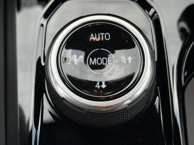 Used 2026 Chevrolet Colorado ZR2 w/ Technology Package AWD/4WD image 25