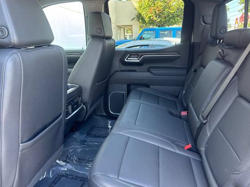Used 2025 GMC Sierra 1500 SLT w/ SLT Premium Plus Package AWD/4WD image 12
