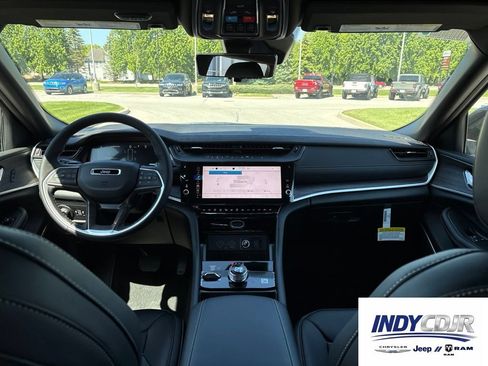 New 2026 Jeep Grand Cherokee L Limited AWD/4WD image 10