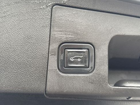 Used 2022 Cadillac XT5 Sportv w/ Technology Package AWD/4WD image 17
